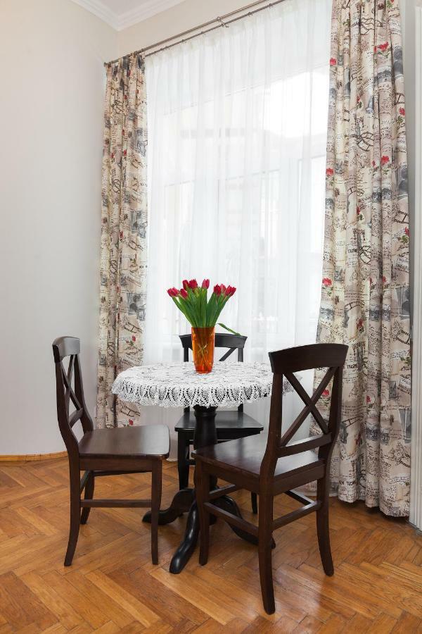 Apartments White House Lviv Exterior photo