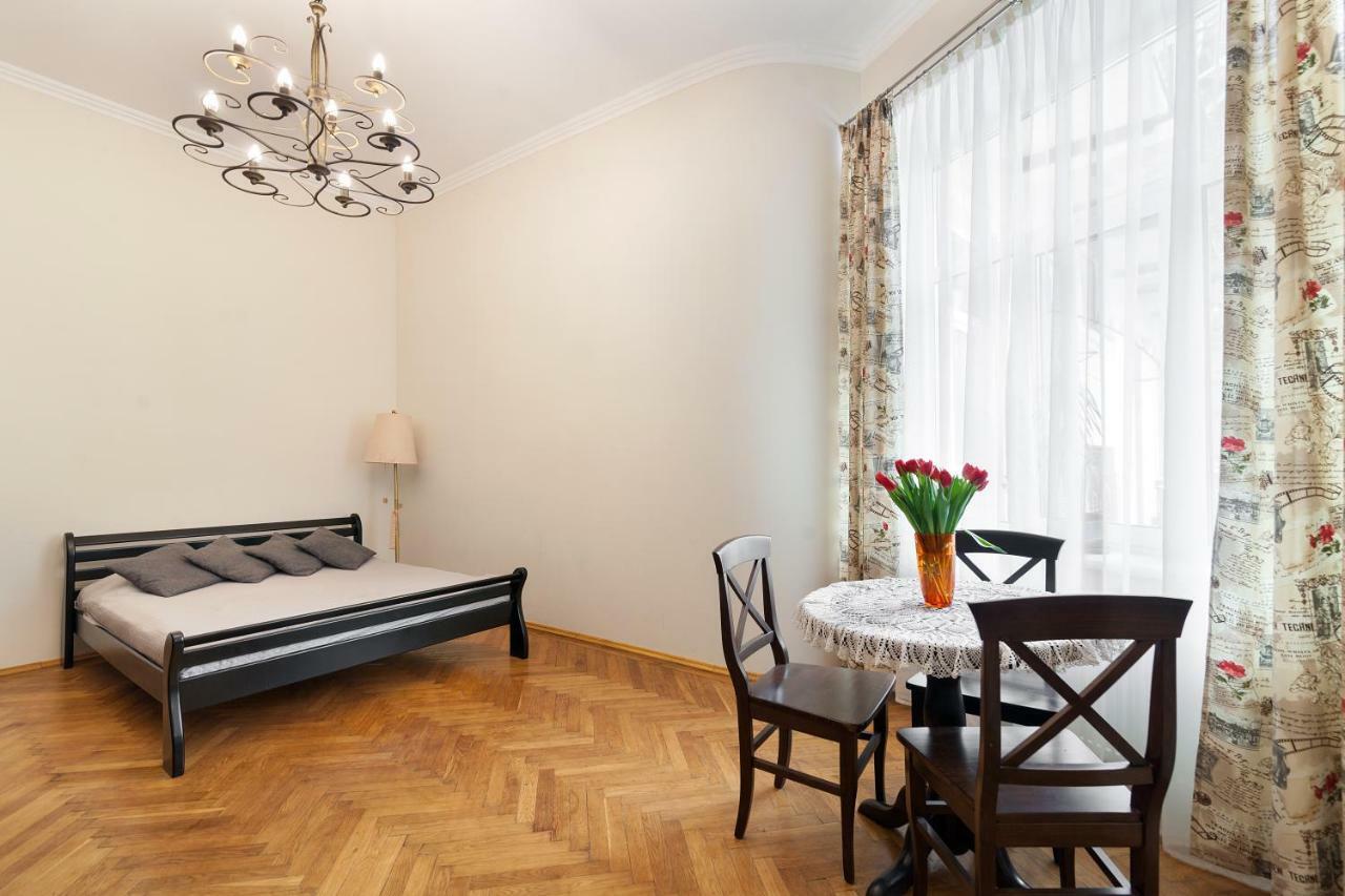 Apartments White House Lviv Exterior photo